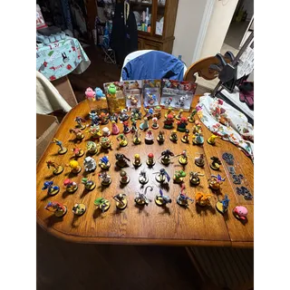 Lot of 72 Amiibo!! Smash bro, Zelda, Mario and more 