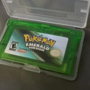 Pokémon Emerald Version - Nintendo Gameboy Advance