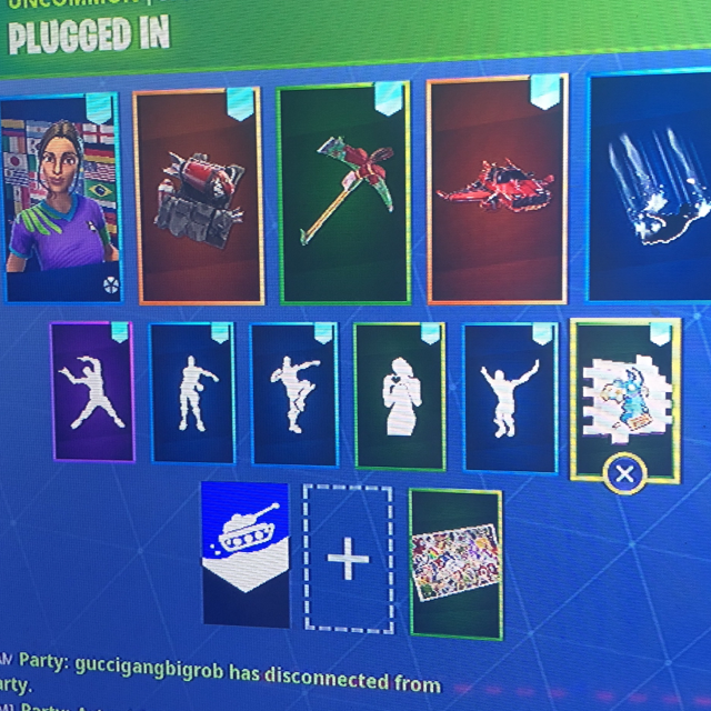 bundle super rare plugged in fortnite br spray - plugged in fortnite