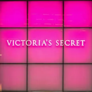 victoria secret gift card 150$