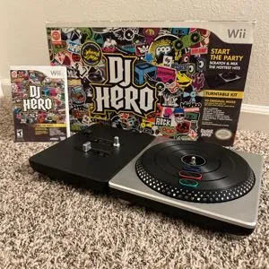 DJ Hero for Wii (controller + game)