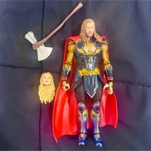Marvel Legends Custom Thor Love and Thunder Figure with Bonus