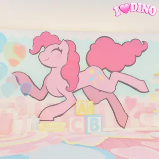 Tiny Preppy House (Pinkie Pie) on Adoptme!