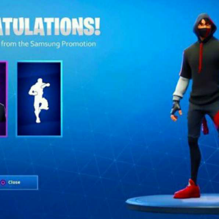 T Shirt Roblox Ikonik