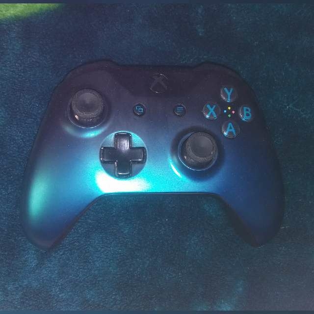 xbox one controller blue shadow