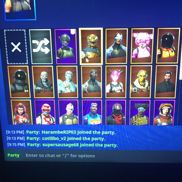 bundle fortnite with 38 skins and 5 050 vbucks and 20 pick axes - all fortnite axes