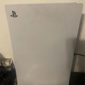 PS5 console digital with 2 controllers