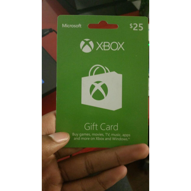 Xbox gift card in a hand – Stock Editorial Photo © dennizn #254478892