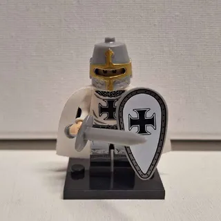 Knight Crusader Minifig