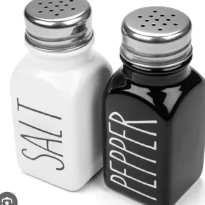 1000x SALT & PEPPER